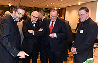 Stefan Treue, Matthias Kleiner, Stephan Weil und Michael Lankeit am DPZ-Stand. Foto:Peter Himsel/Leibniz-Gemeinschaft 
