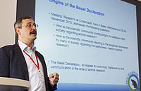Prof. Michael Hengartner von der Basel Declaration Society begrüßte die Gäste in London. Foto: John Meredith
